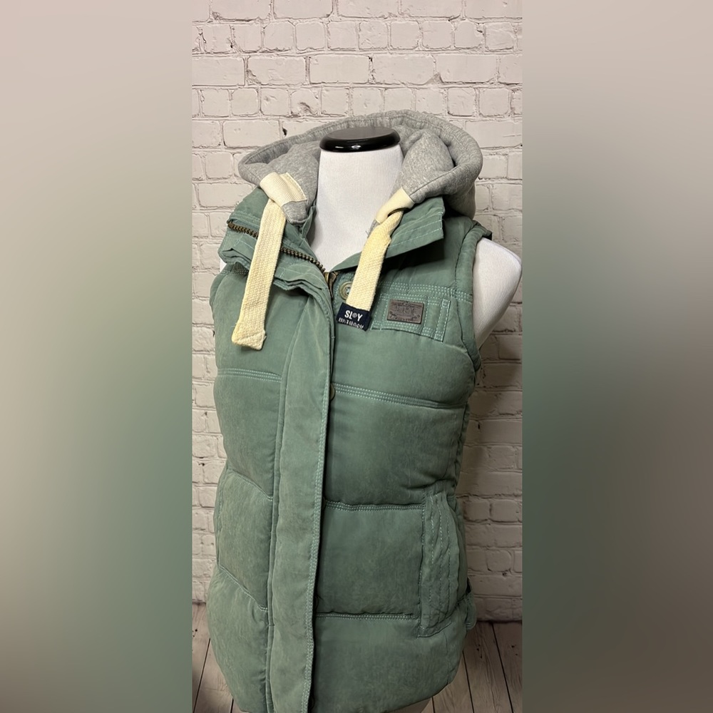 Sley Product Vest